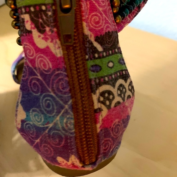 Sandals with colorful beading detail ankle strap - Picture 4 of 6